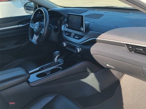 Used 2024 Nissan Altima 2.5 SR image 21