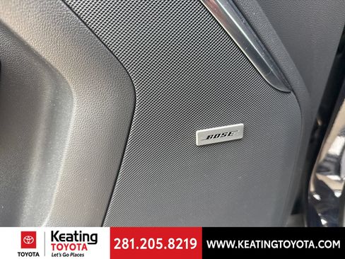 Used 2022 GMC Yukon Denali w/ Denali Premium Package AWD/4WD image 12