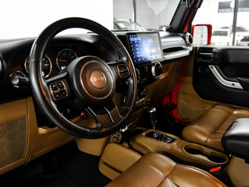 Used 2012 Jeep Wrangler Unlimited Sahara w/ Connectivity Group image 2