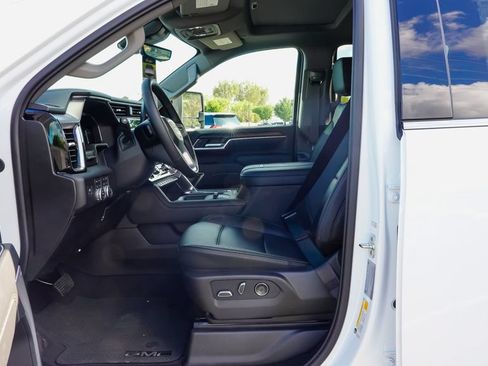 New 2026 GMC Sierra 2500 Denali w/ Denali Reserve Package AWD/4WD image 14