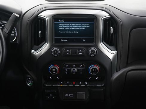 Used 2022 Chevrolet Silverado 1500 LT w/ Z71 Off-Road Package image 17