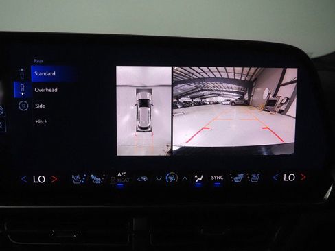 Used 2024 Chevrolet Equinox EV RS FWD image 26