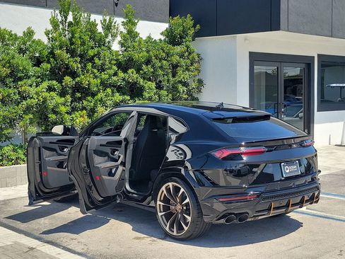 Used 2024 Lamborghini Urus S AWD/4WD image 5