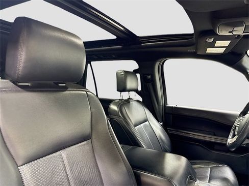 Used 2020 Ford Expedition XLT w/ FX4 Off-Road Package image 28