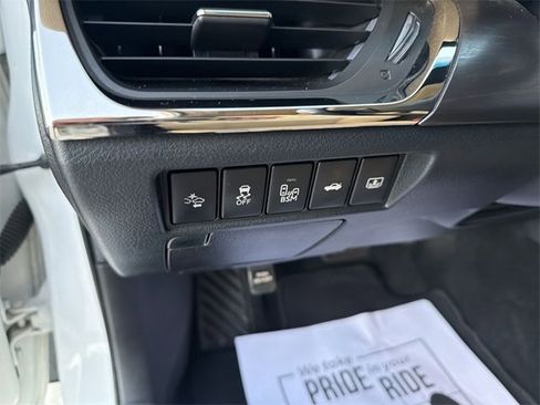 Used 2016 Toyota Avalon Limited image 11