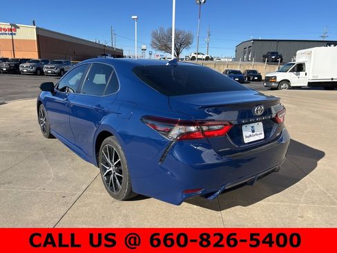 Used 2024 Toyota Camry SE image 7