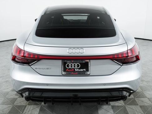 Used 2022 Audi e-tron GT Prestige image 6