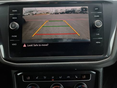 Used 2021 Volkswagen Tiguan SE FWD image 9