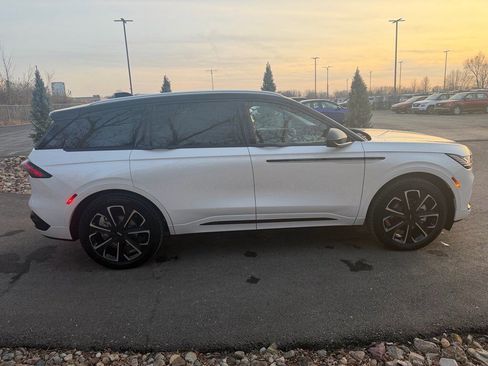 New 2026 Lincoln Nautilus Reserve AWD/4WD image 6