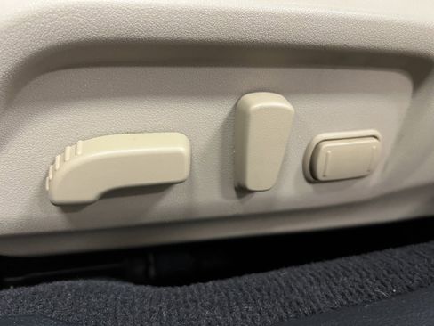 Used 2019 Subaru Outback 2.5i Limited w/ Popular Package #2 image 11