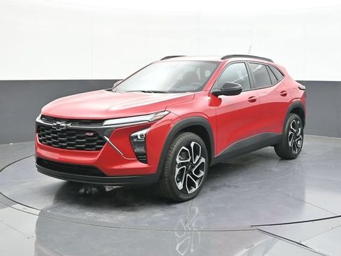 New 2026 Chevrolet Trax RS w/ Driver Confidence Package FWD image 3