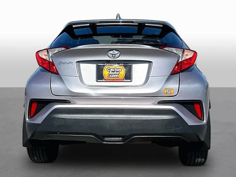 Used 2018 Toyota C-HR XLE FWD image 4
