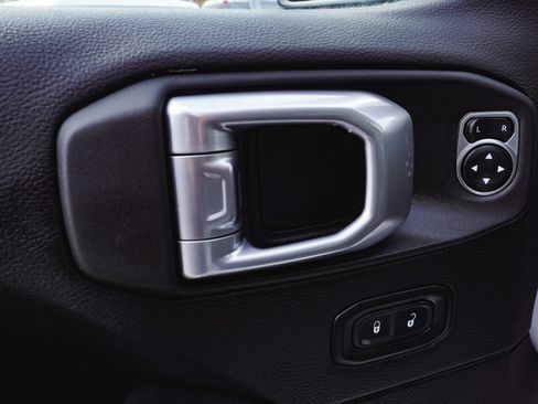 Used 2023 Jeep Wrangler Unlimited Sahara w/ Cold Weather Group image 10