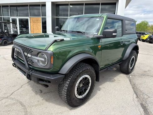 Used 2022 Ford Bronco Badlands AWD/4WD image 3