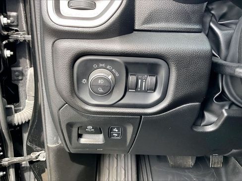 Used 2025 RAM 1500 Laramie AWD/4WD image 25