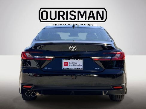 Certified 2025 Toyota Camry SE FWD image 22