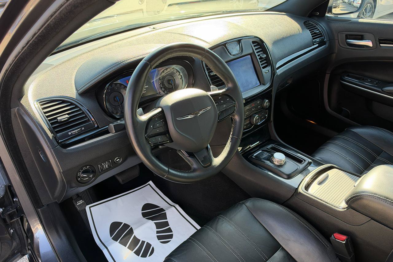 Used 2022 Chrysler 300 S RWD image 11