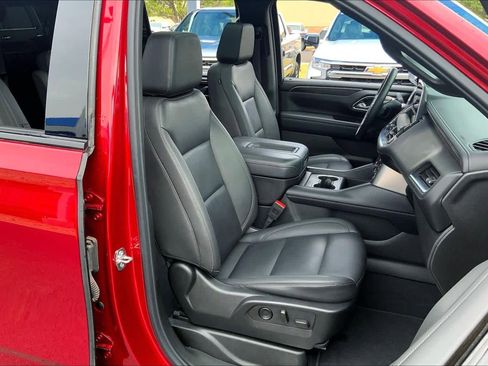 Certified 2024 Chevrolet Tahoe Z71 w/ Luxury Package AWD/4WD image 9