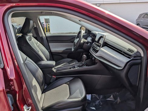 Used 2022 Jeep Compass Latitude image 10