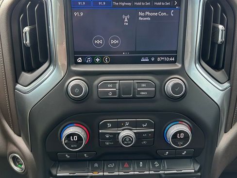 Used 2022 Chevrolet Silverado 1500 RST w/ Z71 Off-Road Package AWD/4WD image 16