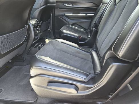 Used 2025 Jeep Grand Cherokee L Altitude AWD/4WD image 29