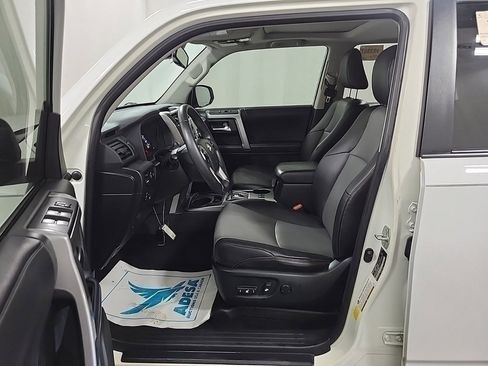 Used 2022 Toyota 4Runner SR5 Premium w/ Moonroof Package image 3