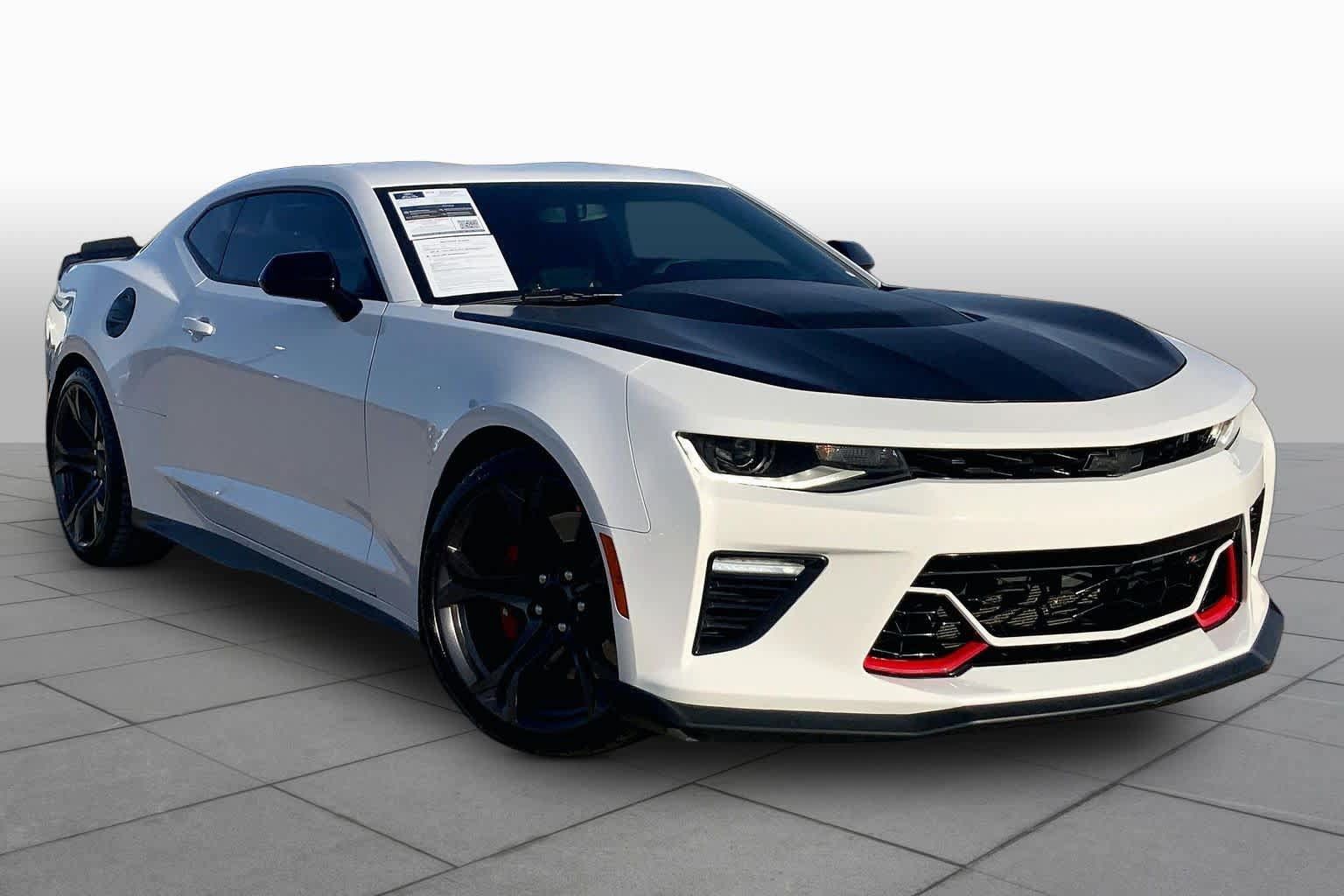 Used 2018 Chevrolet Camaro SS RWD image 2