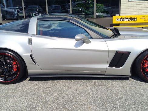 Used 2005 Chevrolet Corvette Coupe w/ Preferred Equipment Group image 2