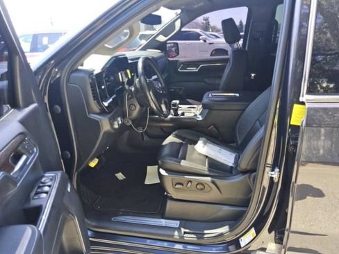 Used 2022 GMC Sierra 1500 SLT w/ SLT Premium Plus Package AWD/4WD image 2