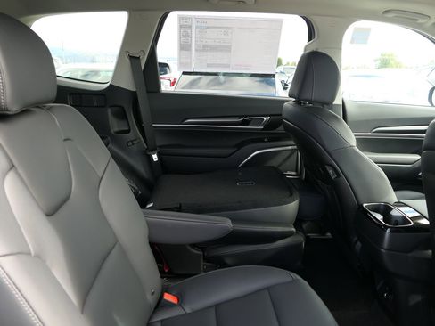 New 2025 Kia Telluride S image 22
