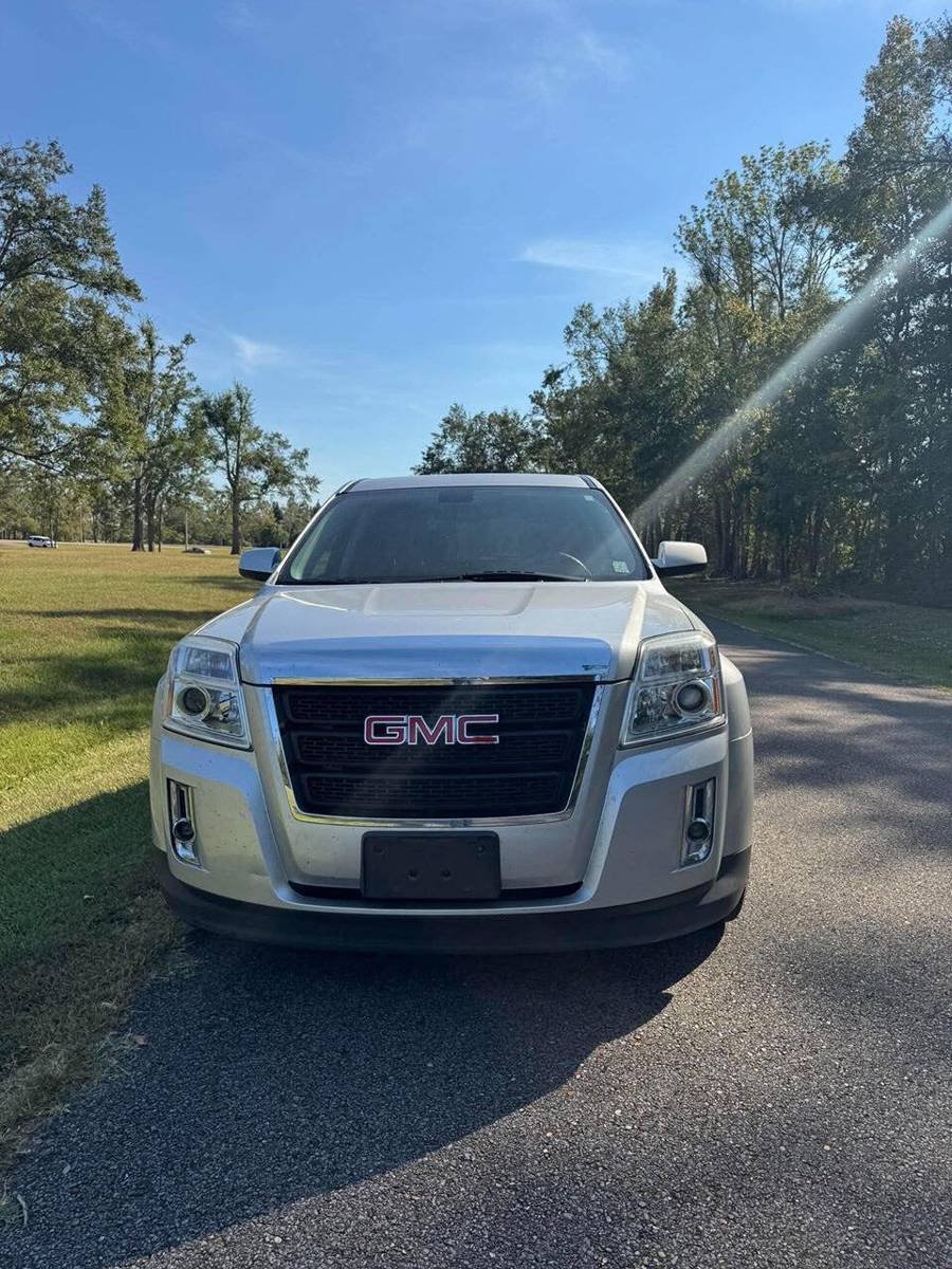 Used 2011 GMC Terrain SLE FWD image 2