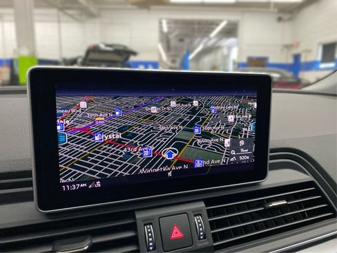 Used 2019 Audi Q5 2.0T Premium Plus w/ Premium Plus Package AWD/4WD image 31