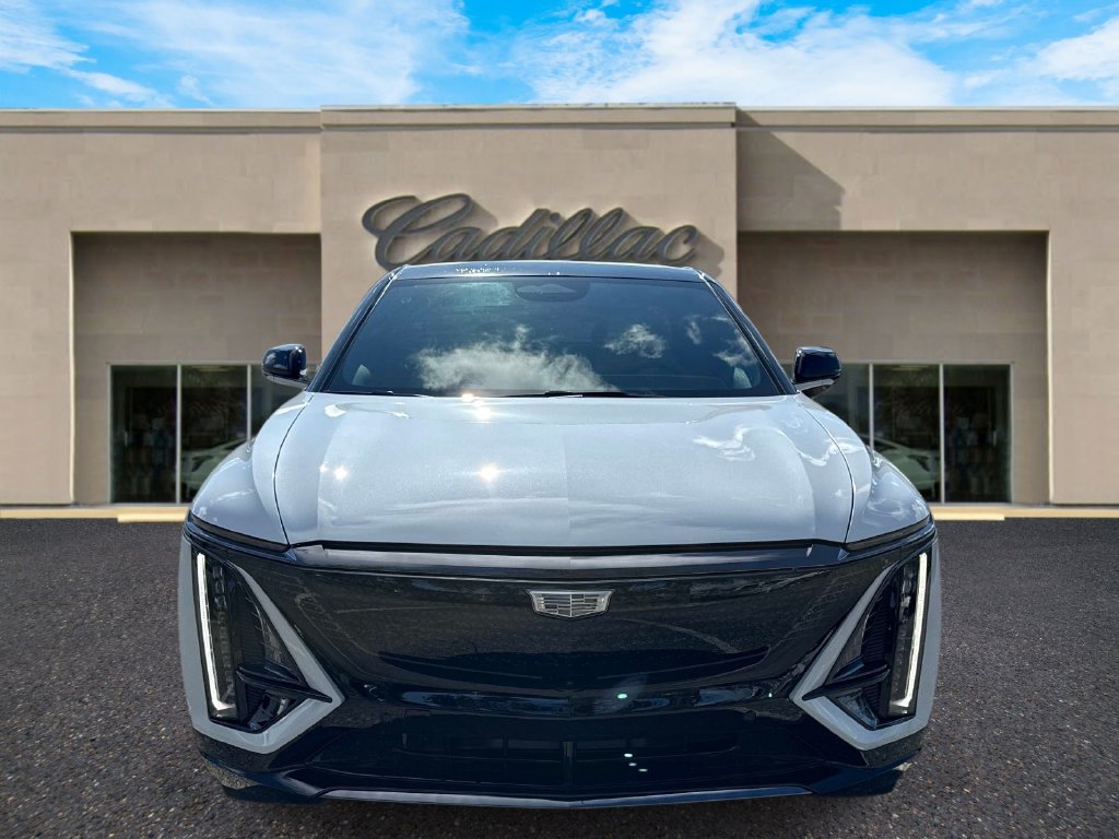 New 2027 Cadillac Lyriq Sport w/ LPO, Floor Liner Package AWD/4WD image 8