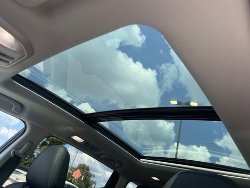 Used 2025 Subaru Ascent Bronze Edition image 32