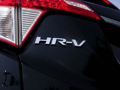 Used 2020 Honda HR-V LX image 16