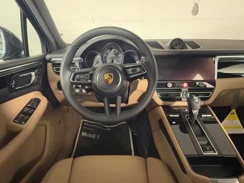 New 2026 Porsche Macan image 22