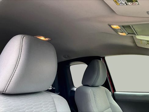 Used 2017 Toyota Tacoma SR5 AWD/4WD image 14