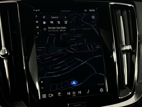 Used 2025 Volvo S60 B5 Core image 17