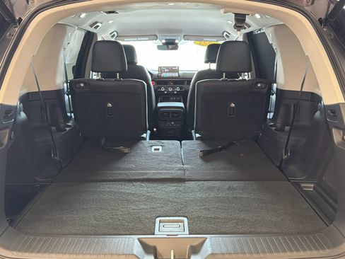 Used 2025 Honda Pilot EX-L image 4