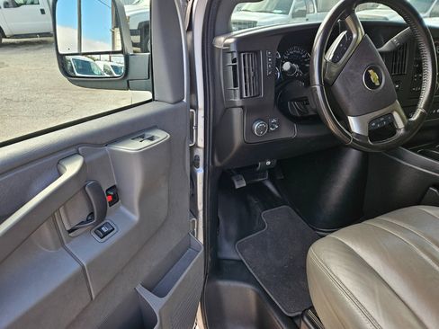 Used 2017 Chevrolet Express 3500 LS image 6