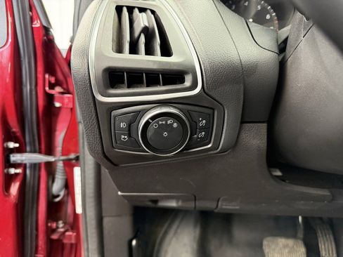Used 2014 Ford Focus Titanium image 25