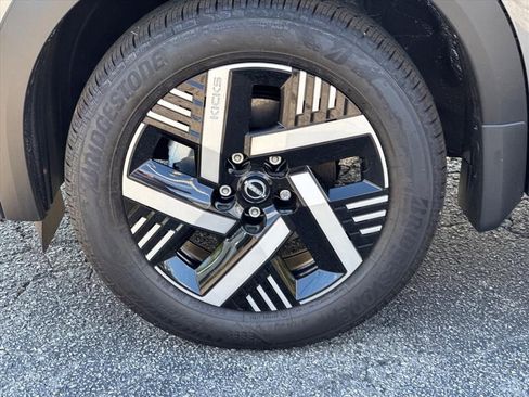 New 2026 Nissan Kicks SV w/ Charging Package FWD image 9