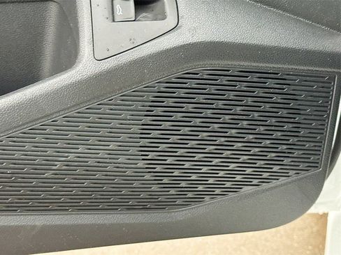 Used 2025 Volkswagen Jetta SE FWD image 19