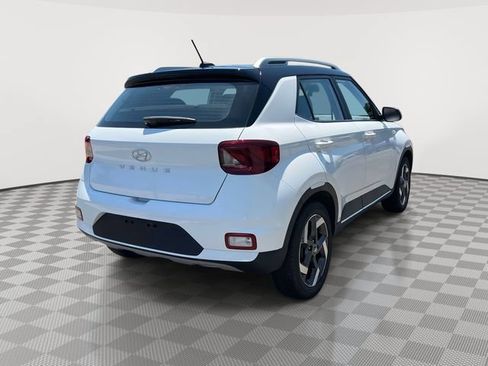Used 2025 Hyundai Venue Limited FWD image 7