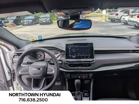 Used 2026 Jeep Compass Trailhawk AWD/4WD image 6