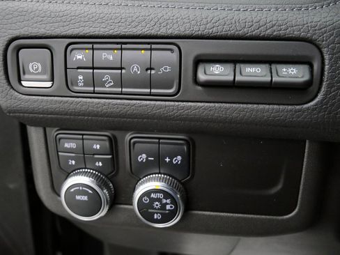 Used 2021 GMC Yukon Denali image 26