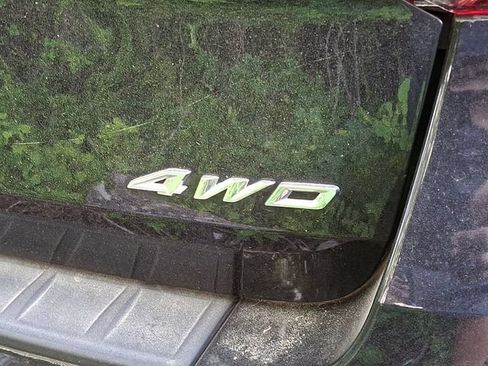 Used 2022 Ford Explorer XLT w/ Equipment Group 202A AWD/4WD image 9