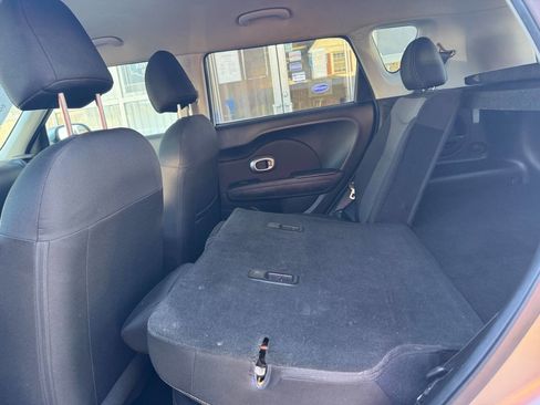 Used 2017 Kia Soul + image 16