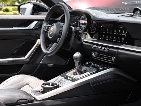 Used 2022 Porsche 911 AWD/4WD image 39