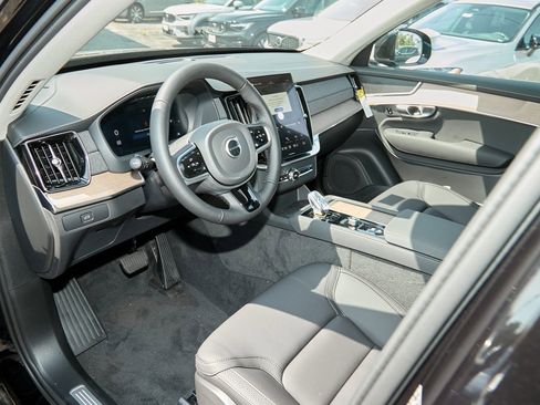 New 2025 Volvo XC90 B6 Plus w/ Protection Package image 10